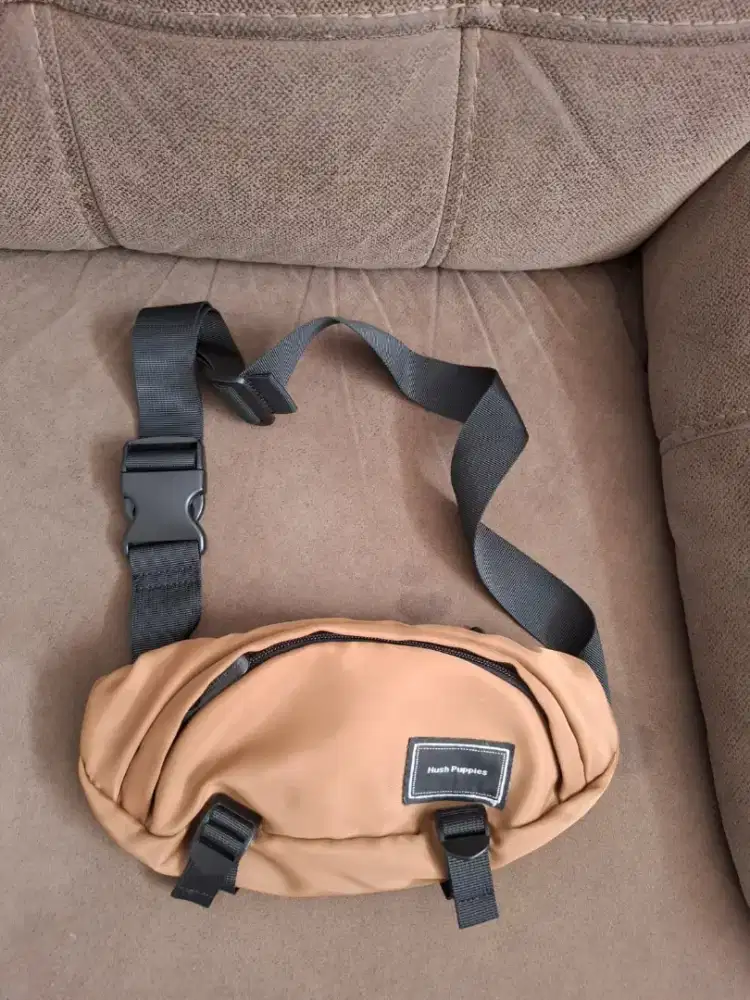 waistbag / waist bag hush puppies original...warna brown..like new