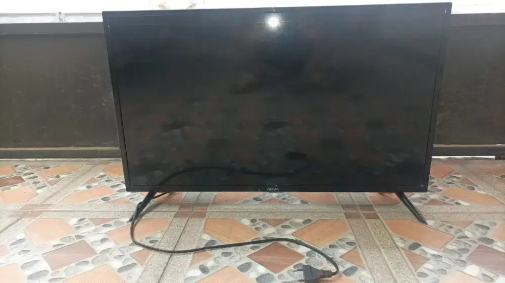 Tv Rusak merk AQUA LED 32 kondisi fisik mulus