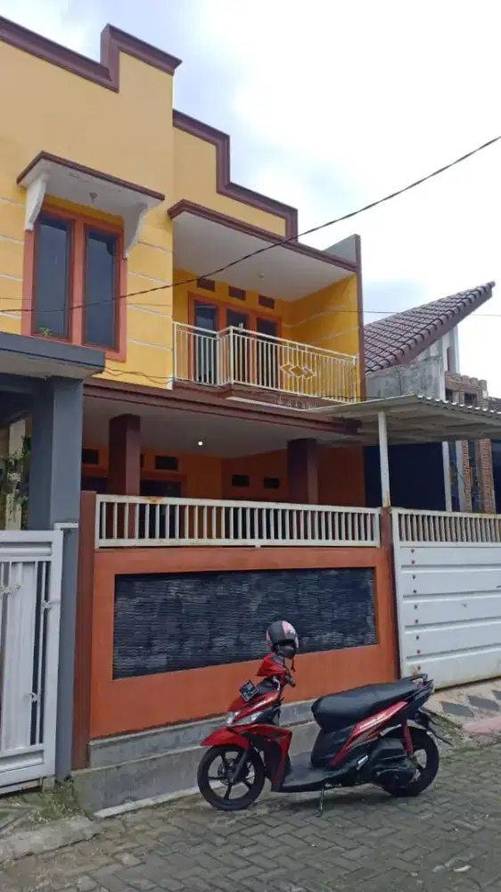 Jual rumah kost di samping Dealer Mitsubishi Singosari
