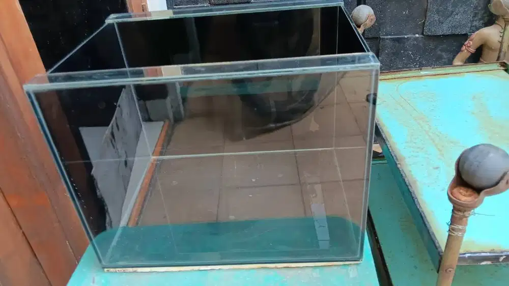 AQUARIUM KACA IKAN HIAS BEKAS