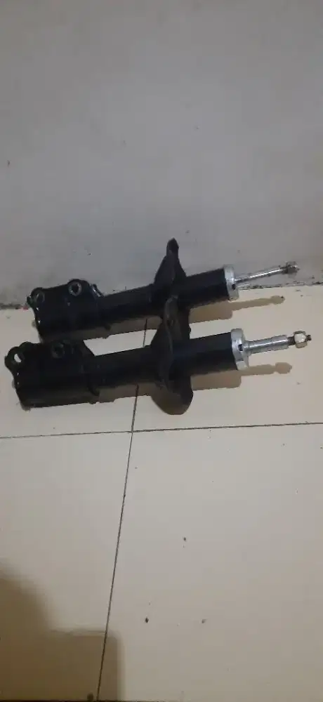 Shock depan hyundai atoz bekas pemakaian