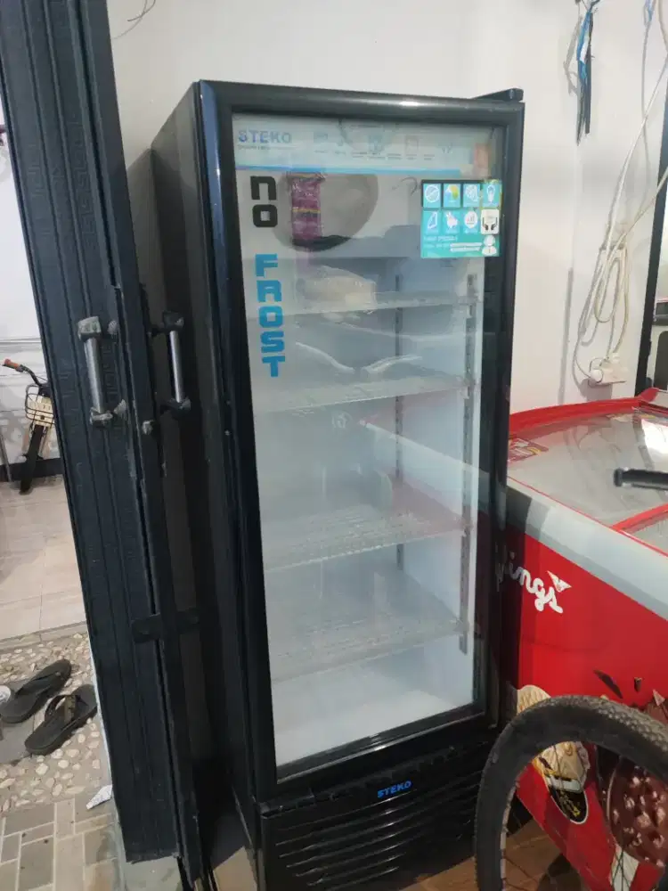 Showcase minuman steko 4 susun