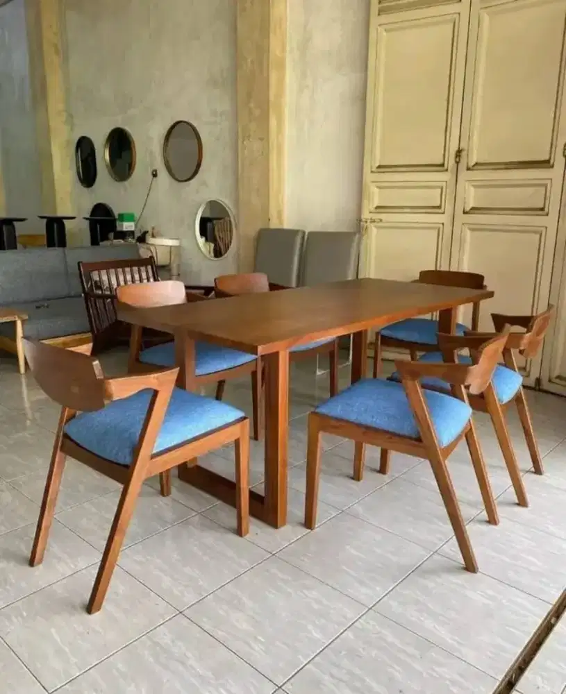 Model terbaru meja makan minimalis jati