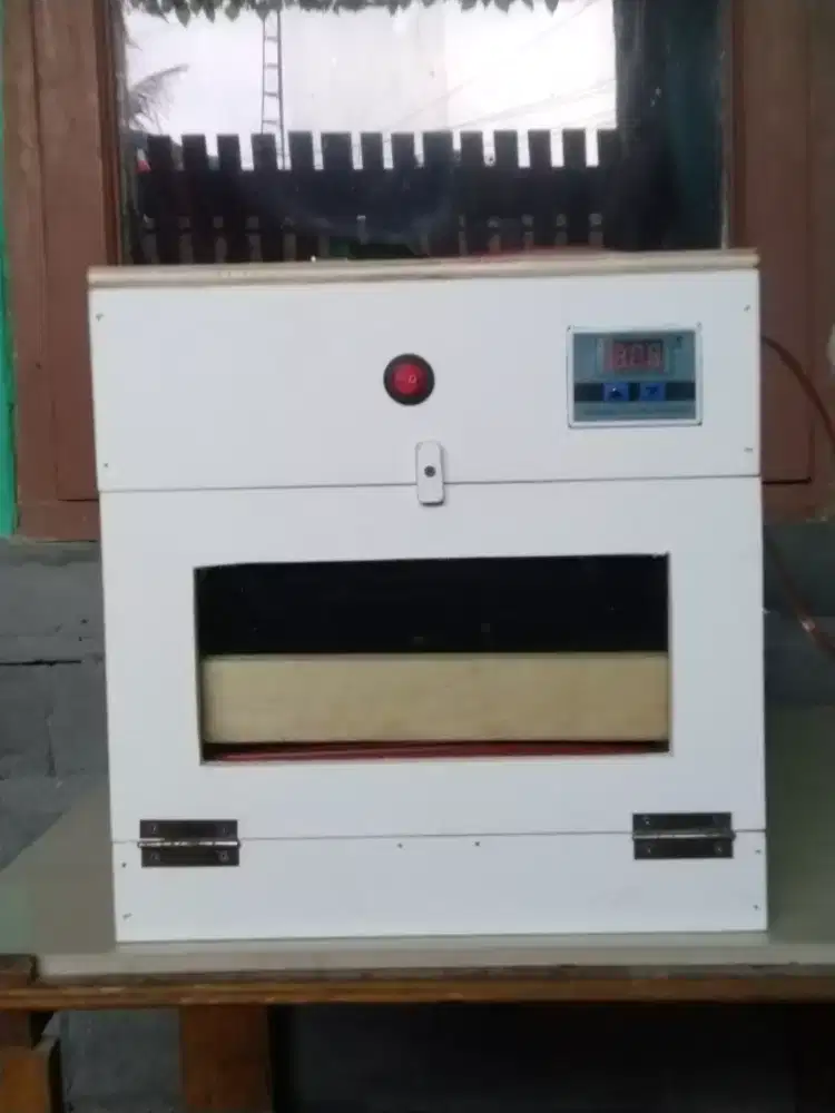 Mesin penetas telur kapasitas 30 butir telur otomatis