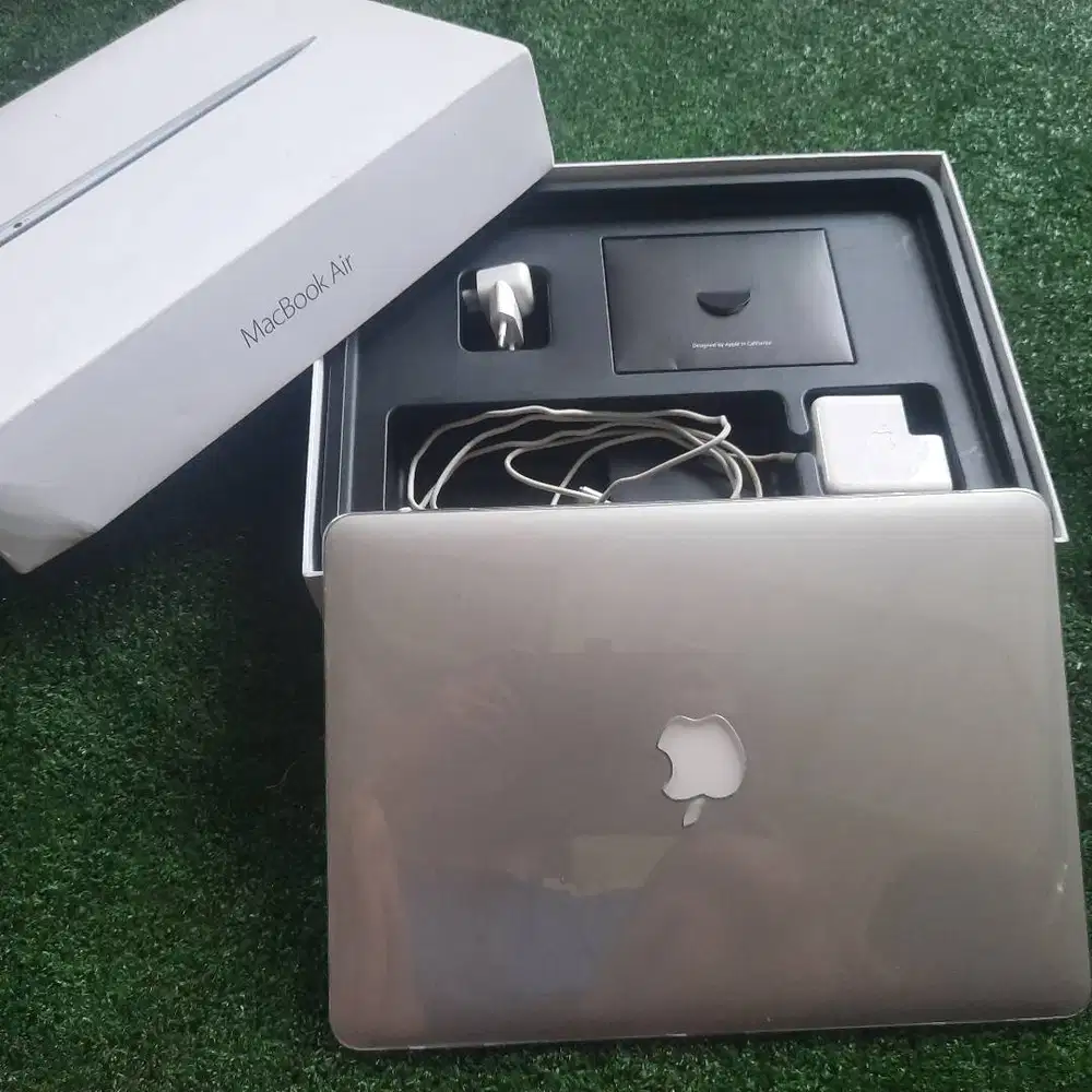 MacBook Air 13-inch (2017) Tipis, Fullset, Sangat Terawat (Langka)!