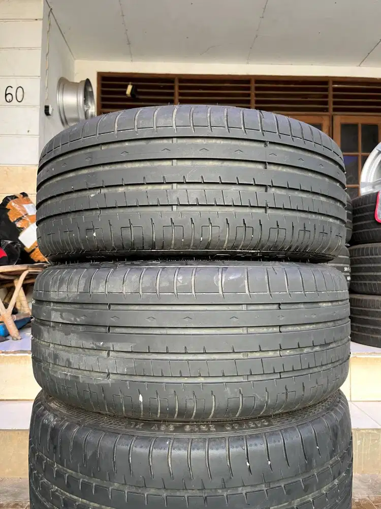 Ban Accelera PHI R 225 45 r19 2Pcs