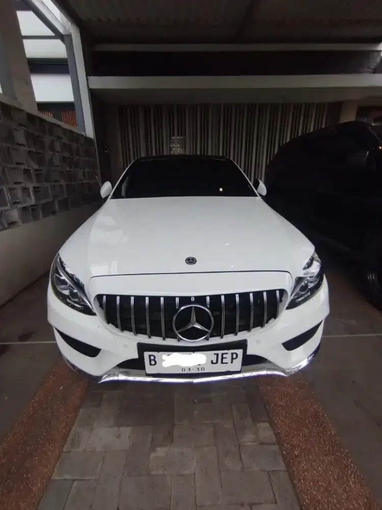 Mercedes Benz C300 2.0 AMG Line with GT-R Grille+AMG Ducktail