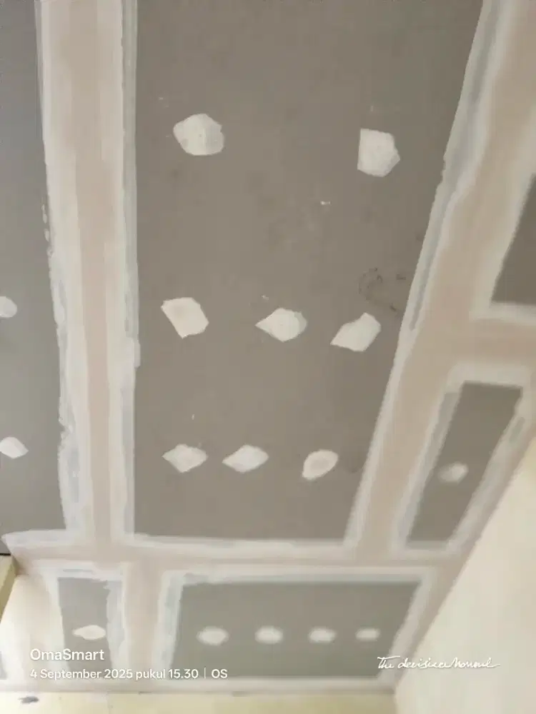 Plafon bahan gipsum dan pvc
