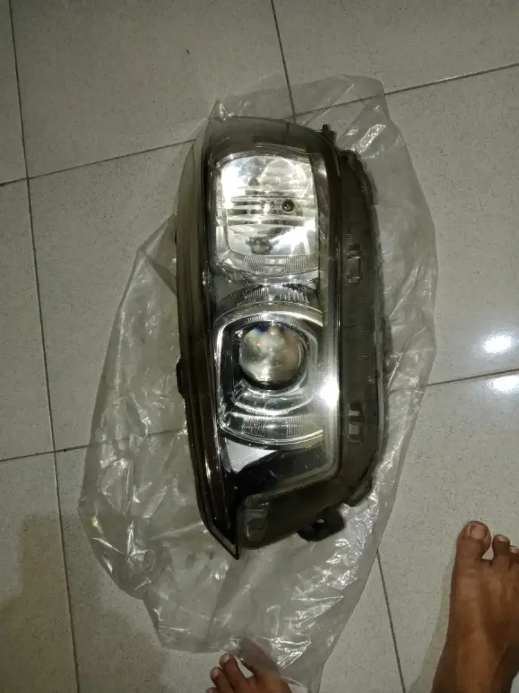 Lampu depan kiri wuling confero