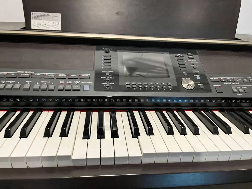 CLavinova CP405 Tipe TERTINGGI !