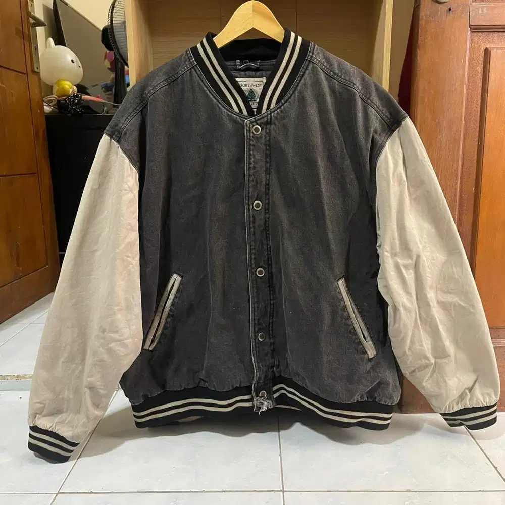Jaket denim northwest territory varsity bomber vintage (-)