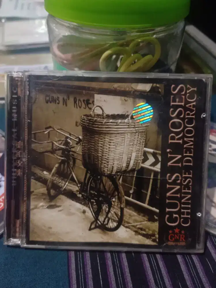 CD guns n roses album Chinese democrazy