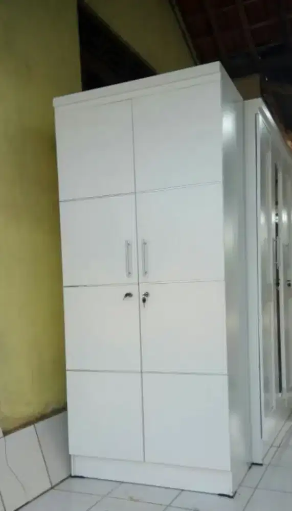 Lemari pakaian 2 Pintu