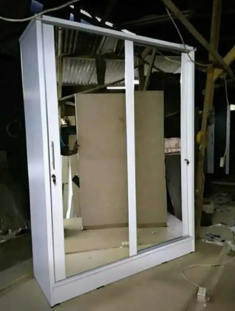 Lemari pakaian pintu sLeding