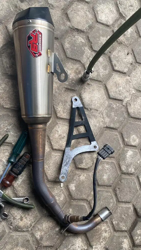 R9 KNALPOT Sprint ngebass