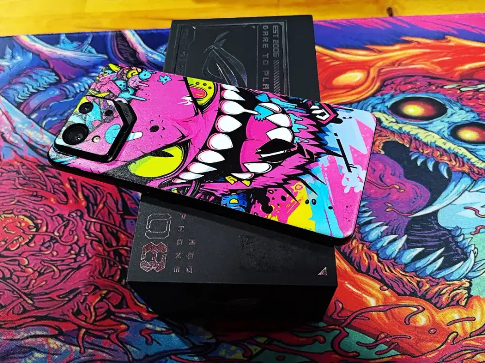 ASUS ROG PHONE 8 RAM 8 GB INTERNAL 256 GB 
EX GARANSI RESMI