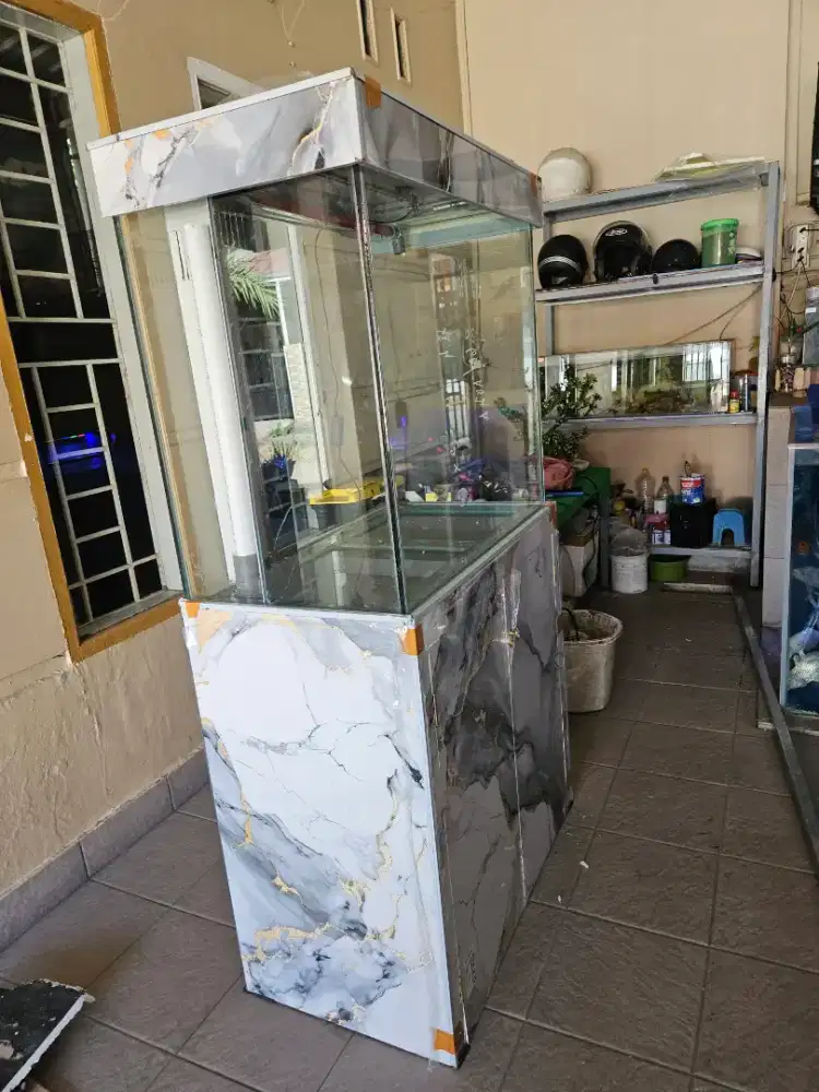 Pembuatan aquarium makassar