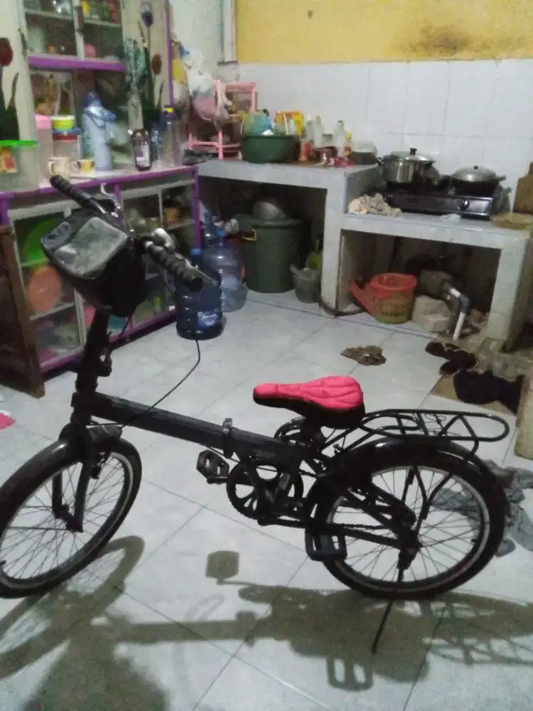Sepeda lipat kondisi like new