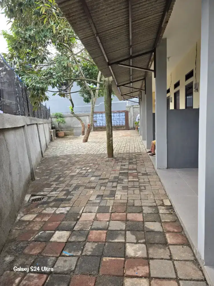 Ada kontrakan kosong listrik dan air masing² parkir luas