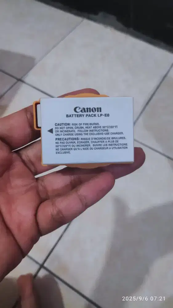 batraei DSLR Canon 550d ori copotan