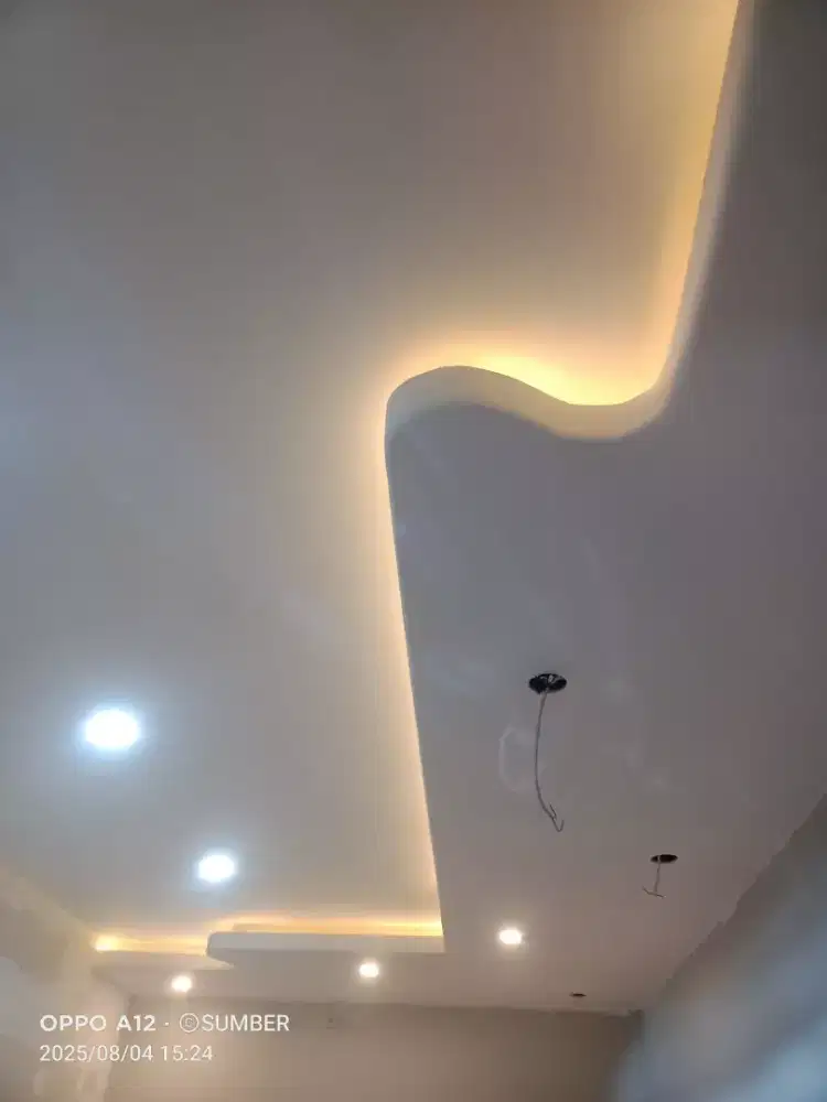 Plafon dan kanopi baja ringan