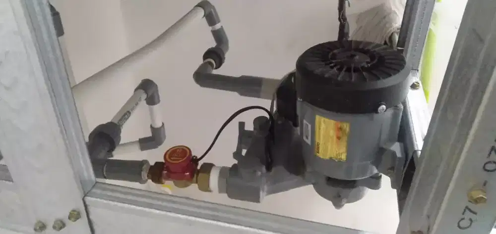 Teknisi pompa air,tandon air,kran patah, kloset duduk, wastafel,dll