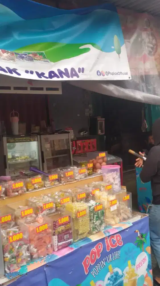 Buka lowongan untuk jualan seblak dan teh solo