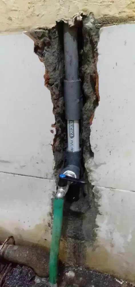 Tukang pompa air Bali