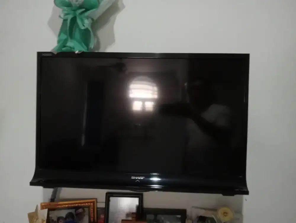 Dijual TV LED HDMI merk SHARP AQUOS 32 inch