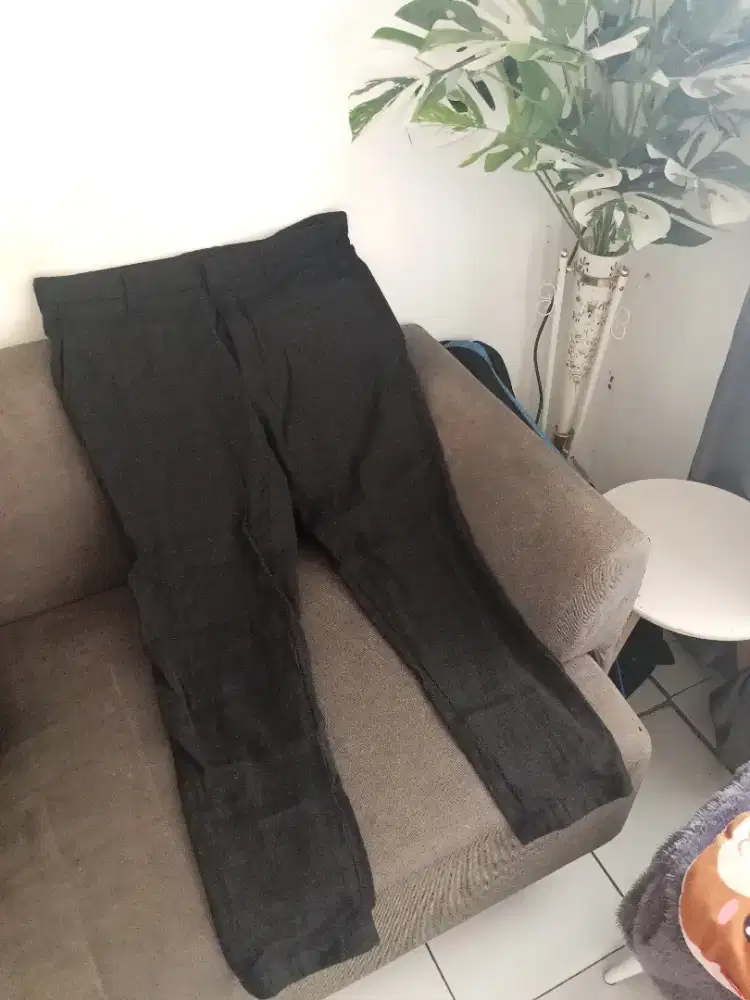 Celana bahan hitam size 33/34