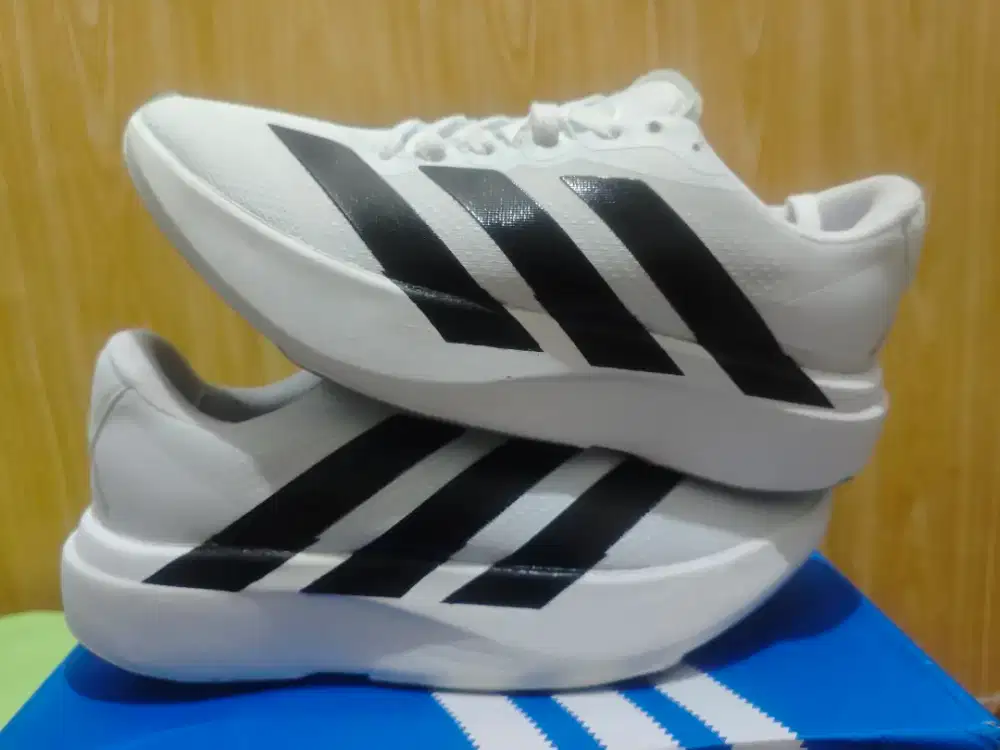 SEPATU RUNNING PUTIH