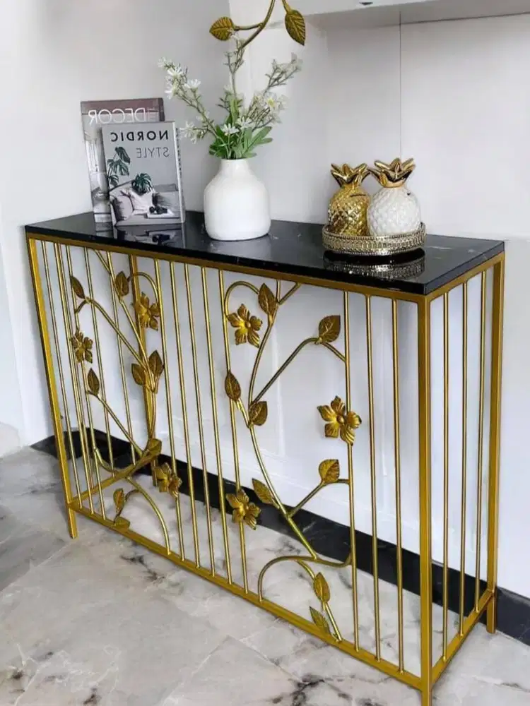 MEJA KONSUL AESTHETIC