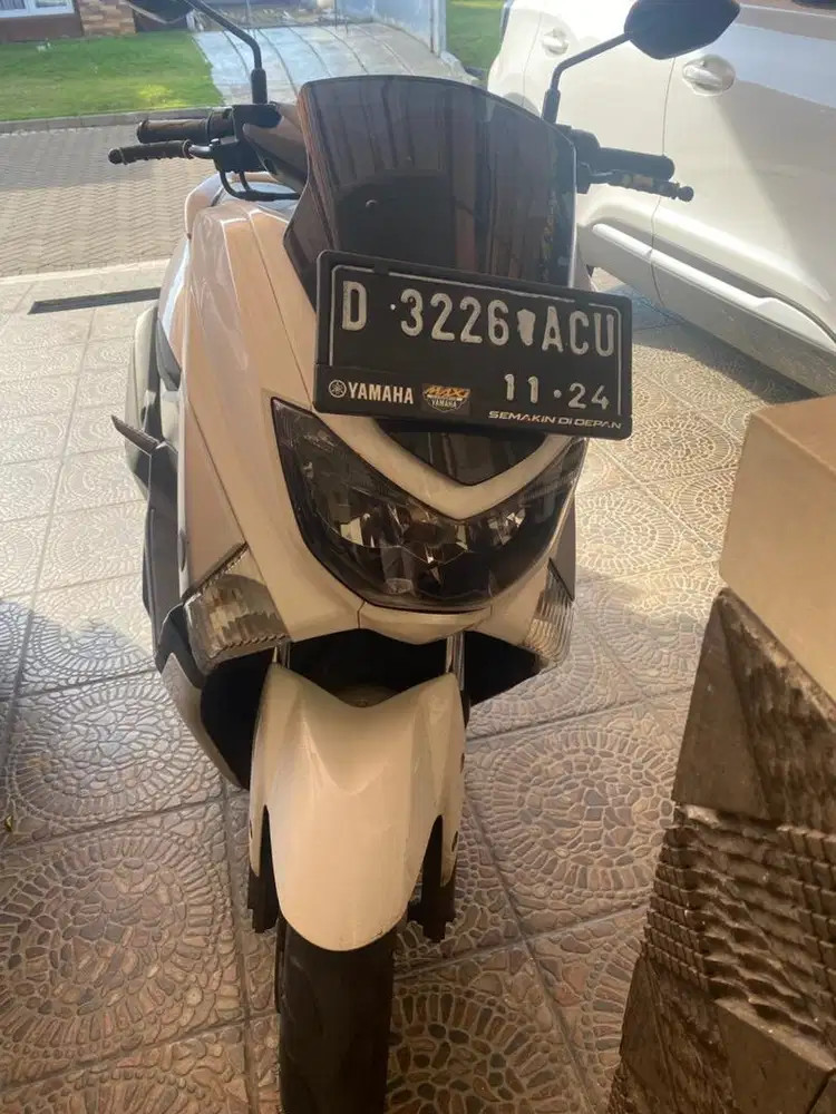 Motor Nmax putih tahun 2019