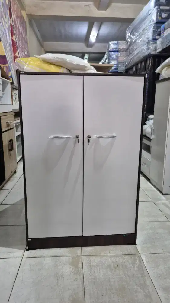Lemari pakaian anak 2 pintu