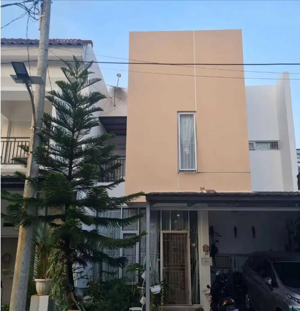 Jual rumah dengan lokasi strategis.