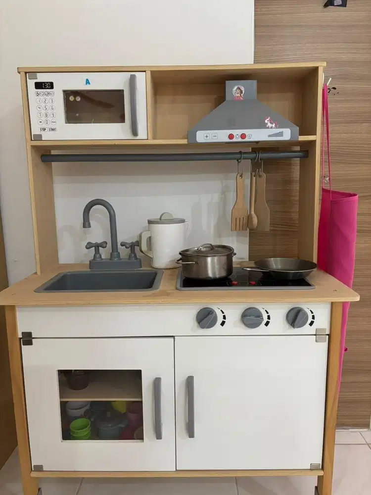 Dapur mainan anak