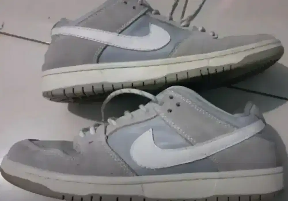 Bu punya sepatu Nike SB dunk size 40 tebal