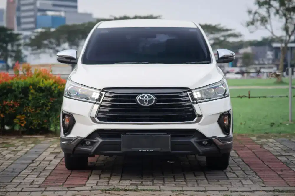 Toyota Venturer 2.0 AT 2020 Good Condition