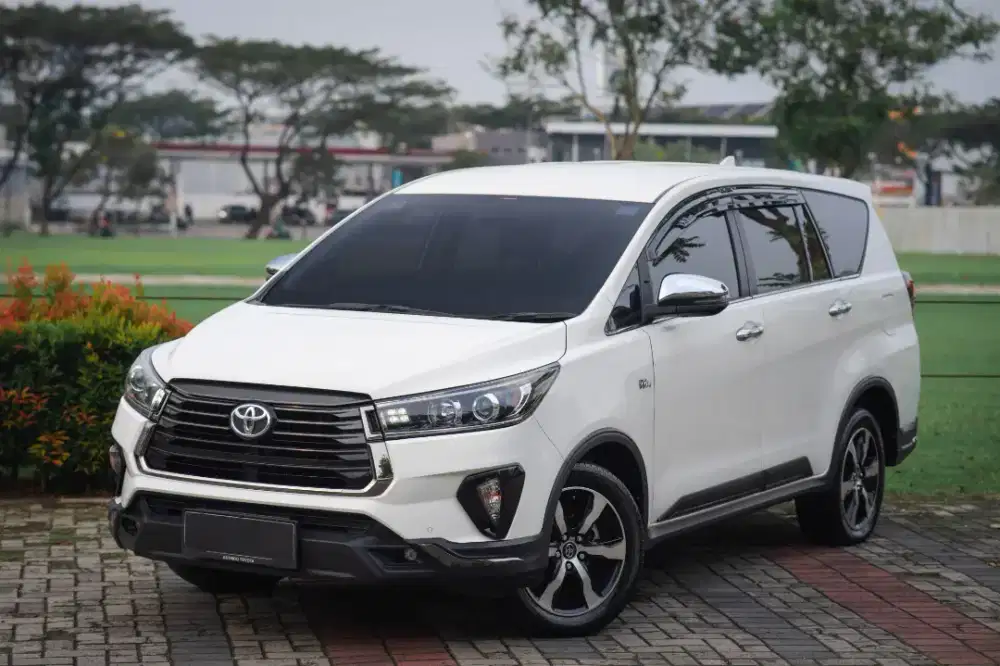 Toyota Venturer 2.0 AT 2020 Good Condition