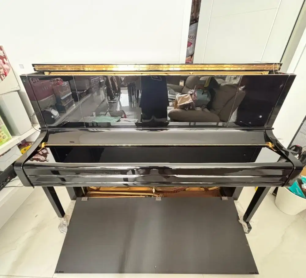 PIANO BEKAS U1J PE dengan kursi