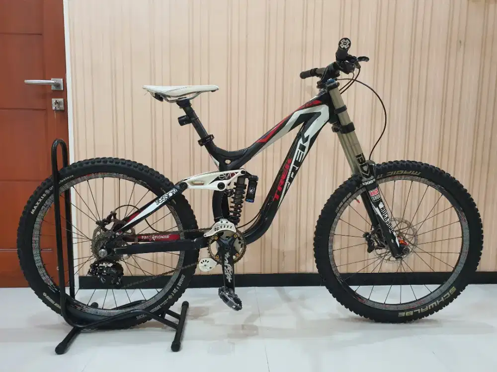 Jual Sepeda MTB Downhill Trek
