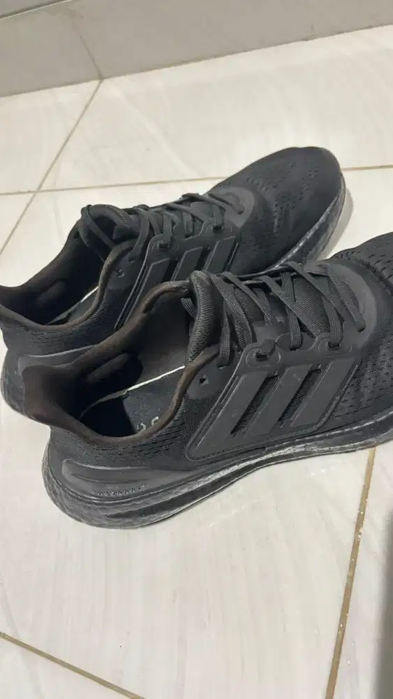 Sepatu Adidas PureBoost 21