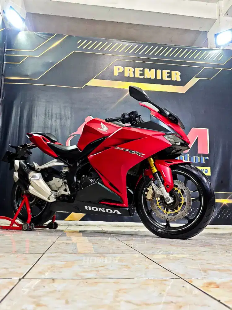Cbr 250 rr ABS bravery Mat Red 2020 KM.13rb . Anugerah motor rungkut