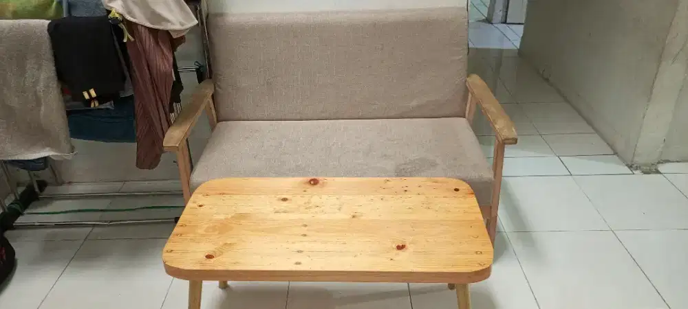 Sofa dan meja set