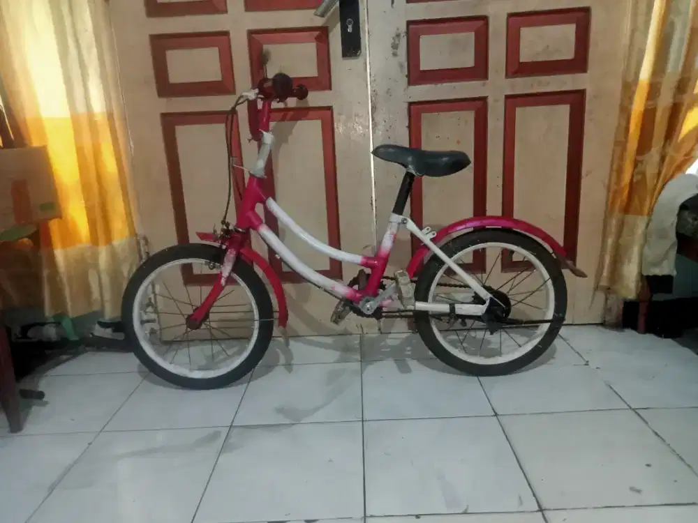 Sepeda anak perempuan UK 16 harga nett