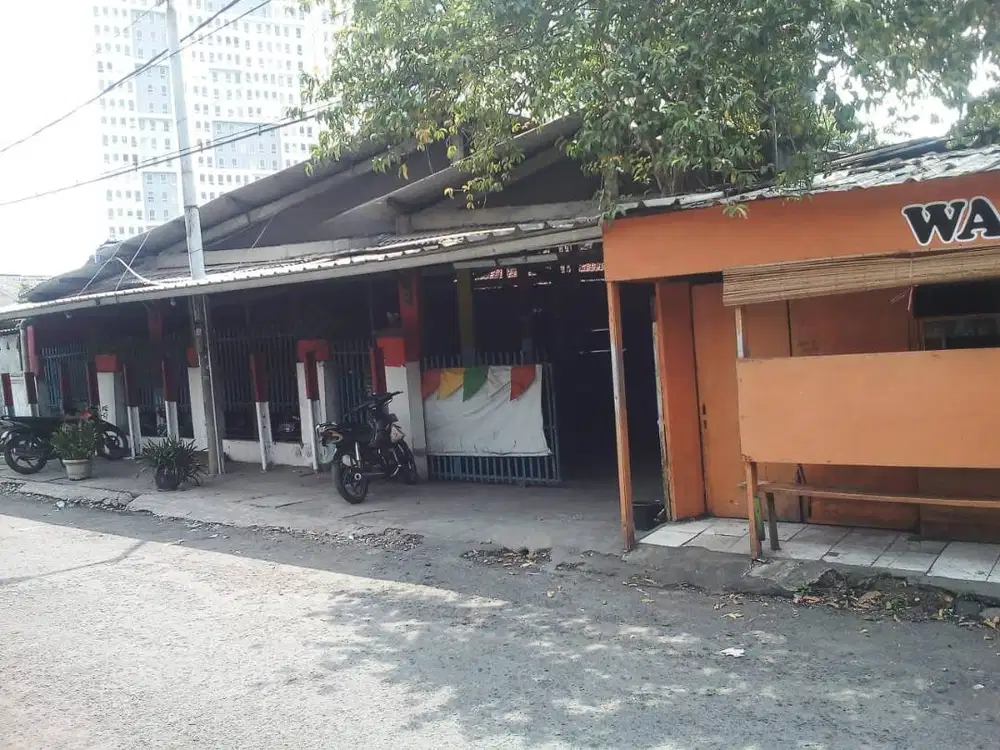 Dijual Rumah + tempat usaha penitipan motor di stasiun bekasi