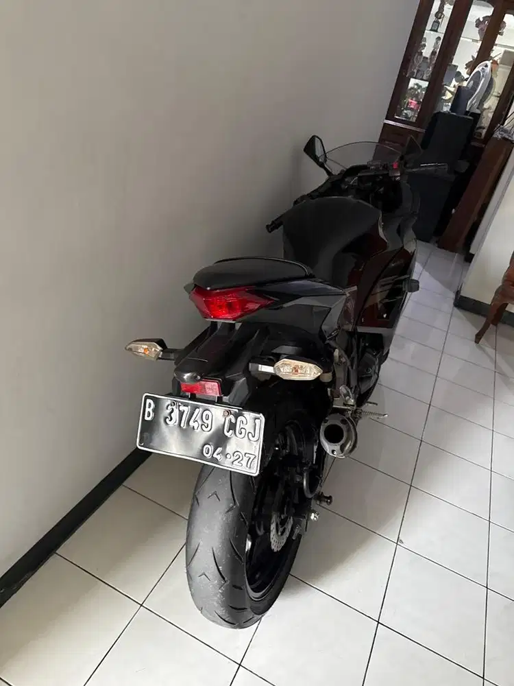 Ninja 250 cc warna hitam