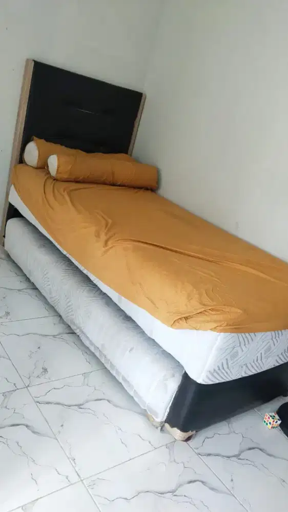 Spring bet atas bawah.