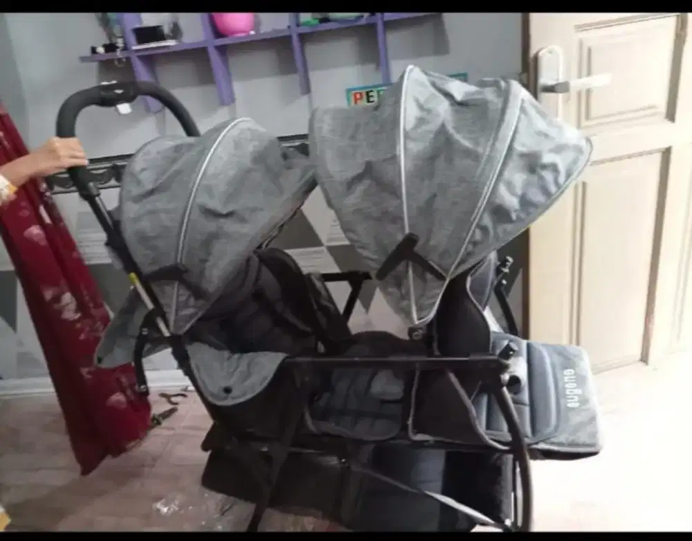 Stroller 2 dudukan.