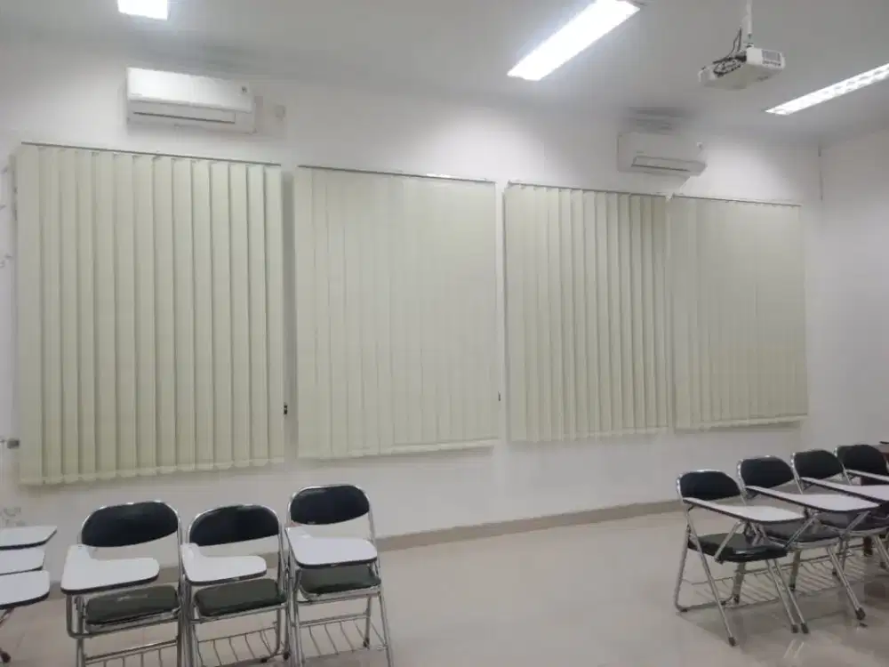 Vertical Blinds/jendela kantor
